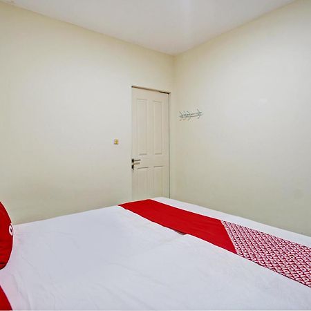 Oyo 93112 Garden Homestay 3 Merlion Surabaya Eksteriør bilde