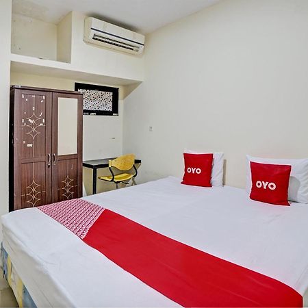 Oyo 93112 Garden Homestay 3 Merlion Surabaya Eksteriør bilde