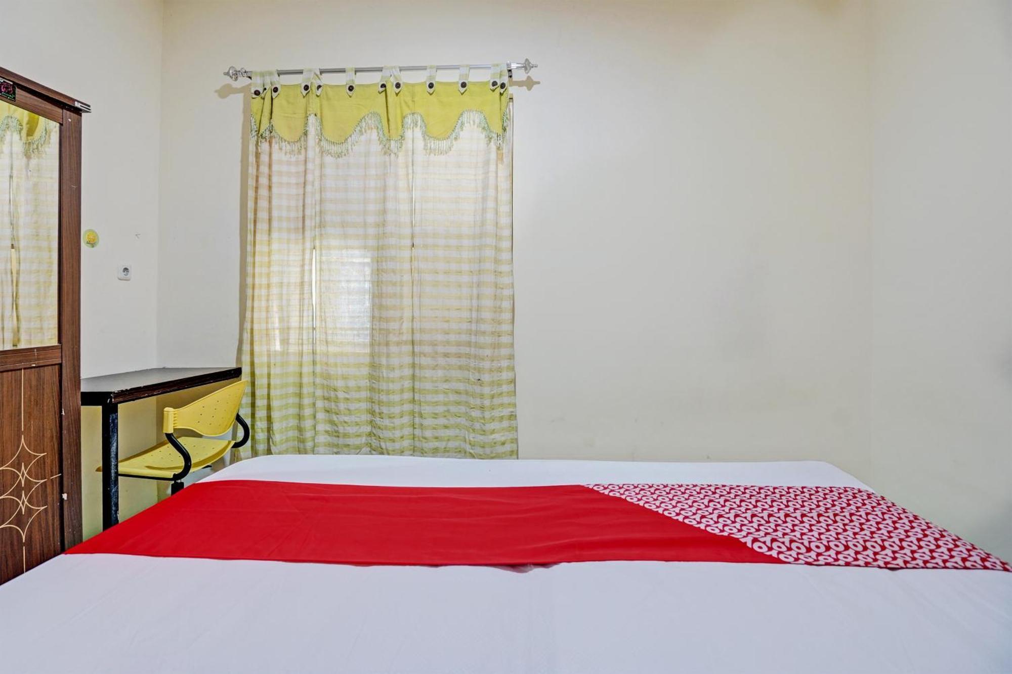 Oyo 93112 Garden Homestay 3 Merlion Surabaya Eksteriør bilde