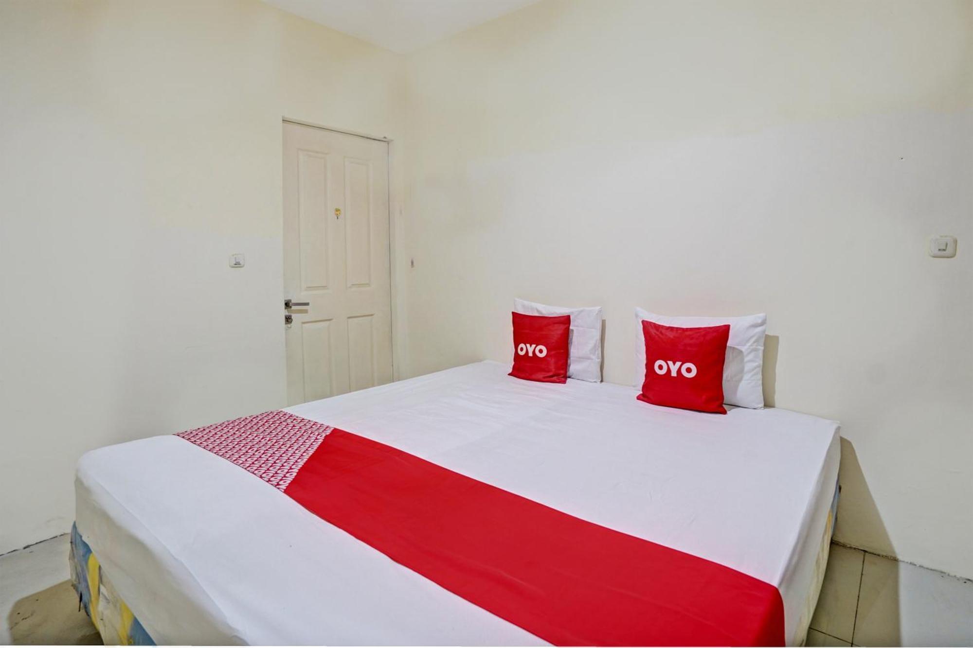 Oyo 93112 Garden Homestay 3 Merlion Surabaya Eksteriør bilde