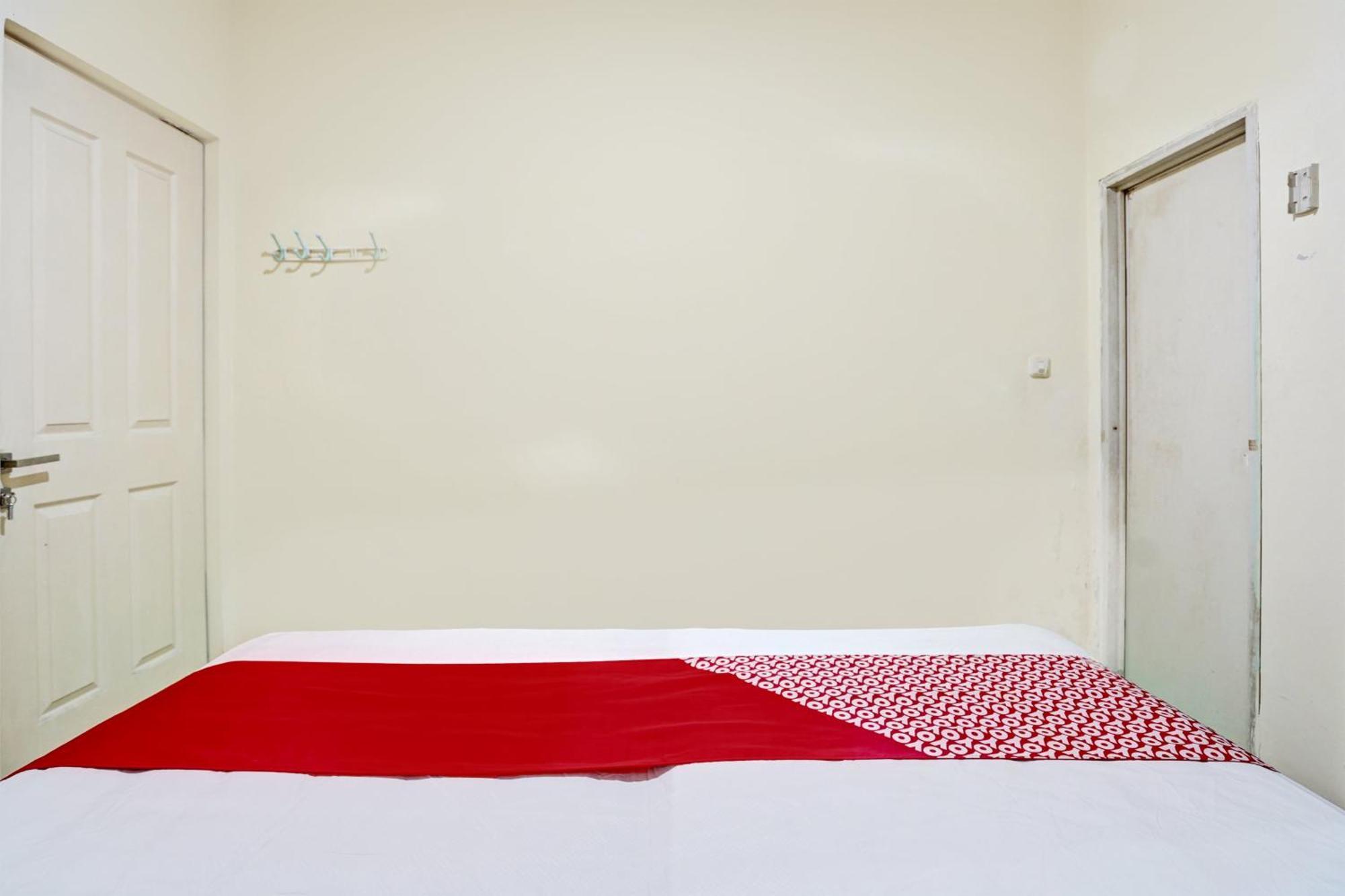 Oyo 93112 Garden Homestay 3 Merlion Surabaya Eksteriør bilde