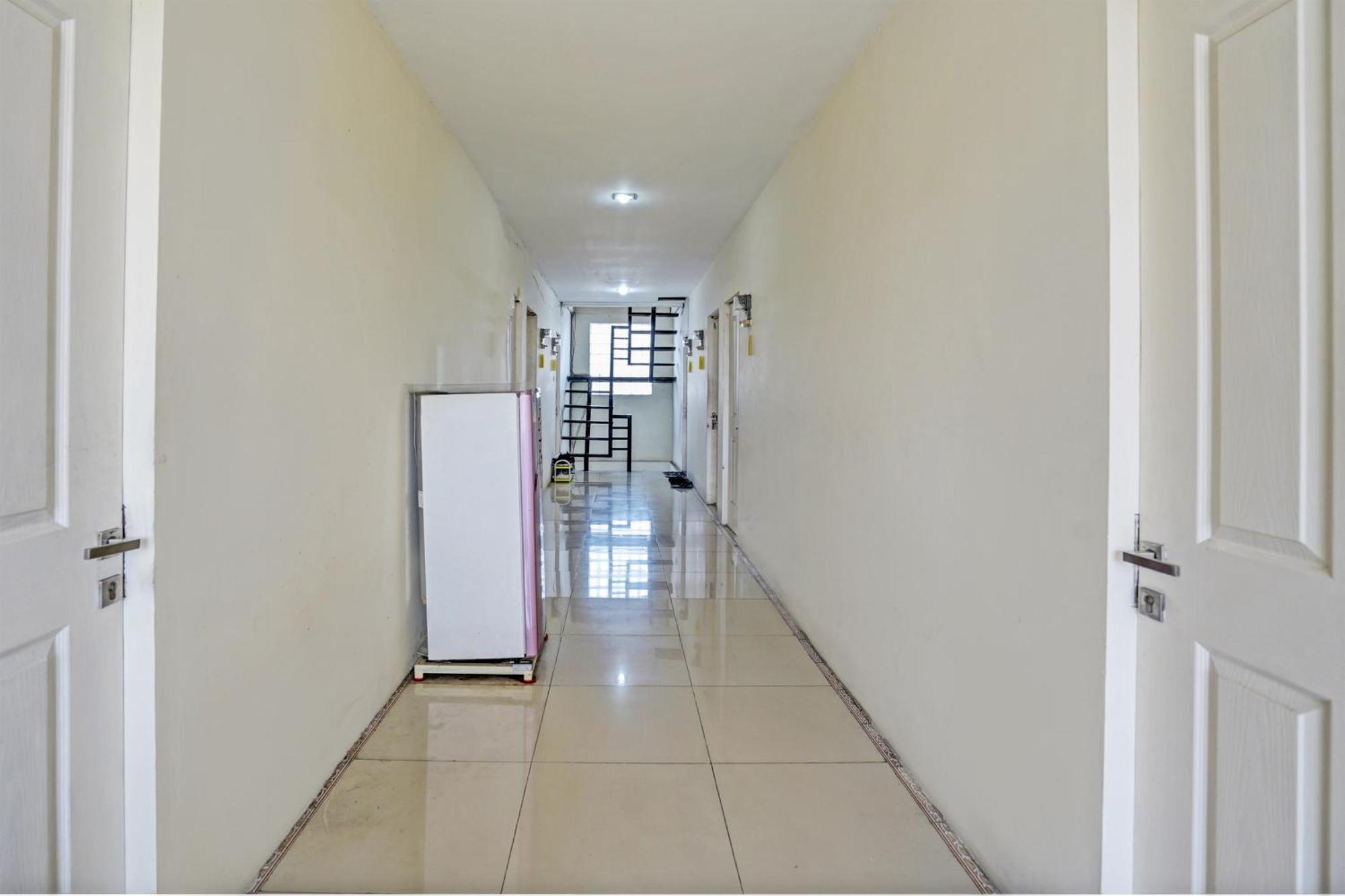 Oyo 93112 Garden Homestay 3 Merlion Surabaya Eksteriør bilde